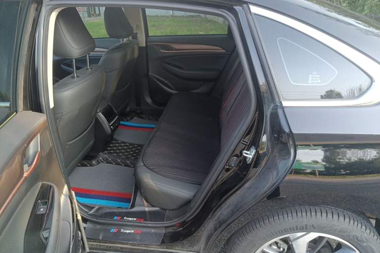Used GAC Trumpchi GA6 2019 270T Automatic Prestige Edition Interior 4