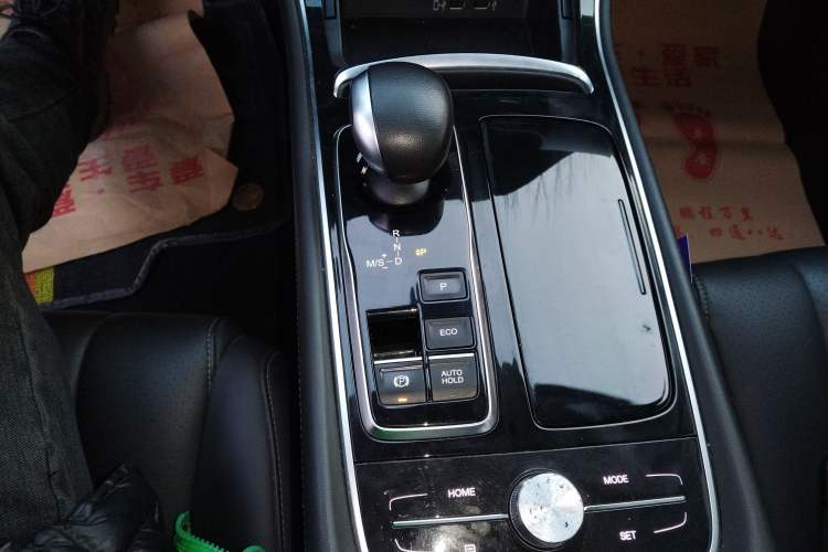 Used GAC Trumpchi GA6 2019 270T Automatic Prestige Edition Gear Lever