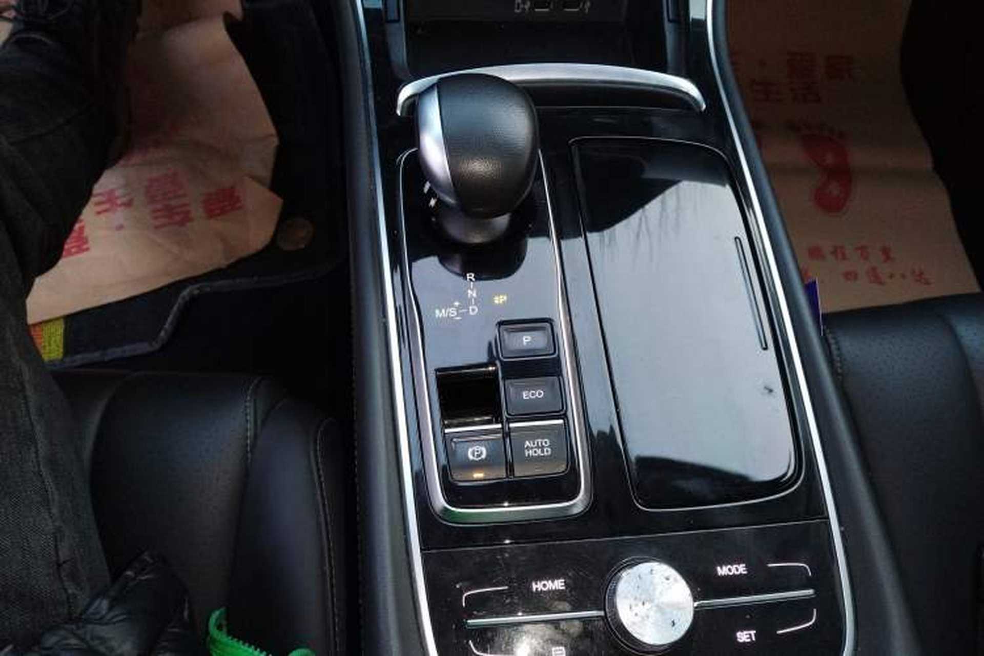 Used GAC Trumpchi GA6 2019 270T Automatic Prestige Edition Gear Lever