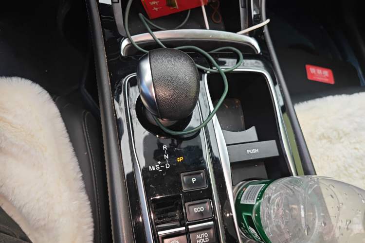 Used GAC Trumpchi GA6 2019 270T Automatic Luxury Edition Gear Lever