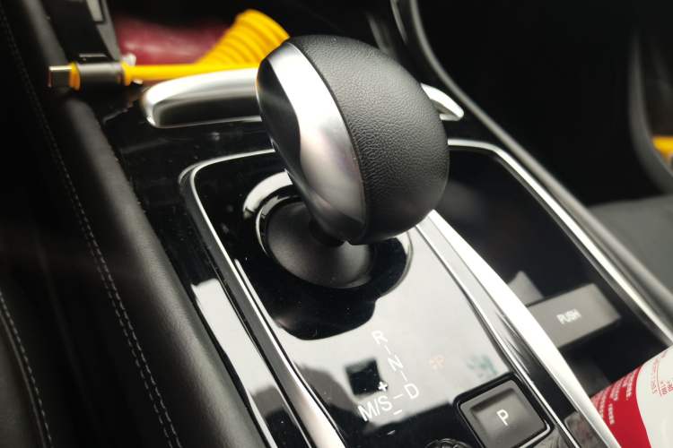 Used GAC Trumpchi GA6 2019 270T Automatic Elite Edition Gear Lever