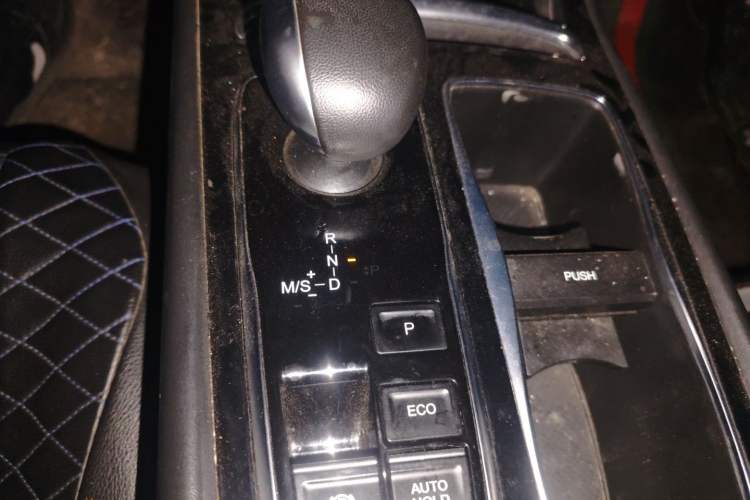 Used GAC Trumpchi GA6 2019 270T Automatic Elite Edition Gear Lever