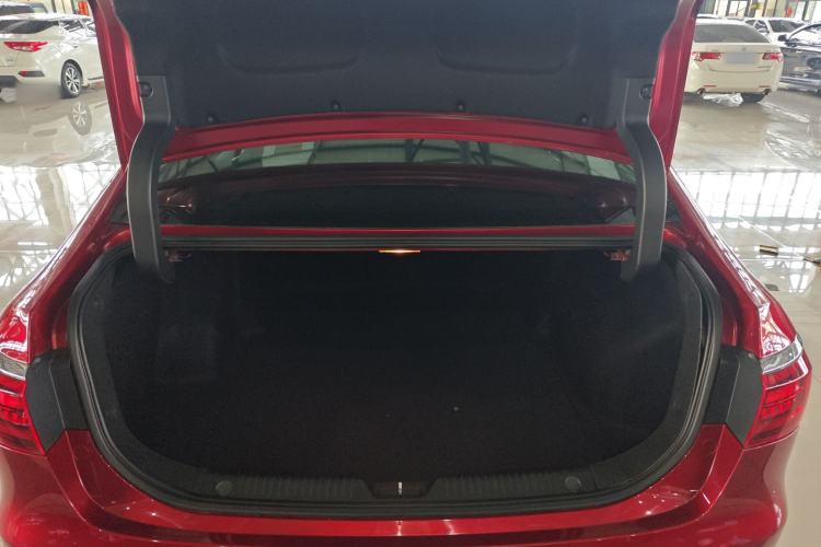 Used GAC Trumpchi GA6 2019 270T Automatic Prestige Edition Trunk