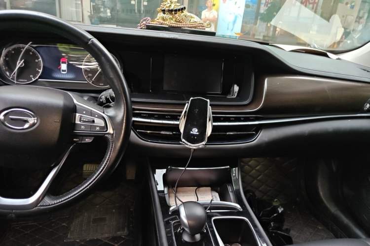 Used GAC Trumpchi GA6 2019 270T Automatic Luxury Edition Center Console