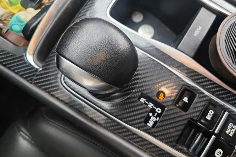 Used GAC Trumpchi GA6 2019 270T Automatic Luxury Edition Gear Lever