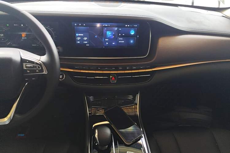 Used GAC Trumpchi GA6 2019 270T Automatic Prestige Edition Audio And AC Panel