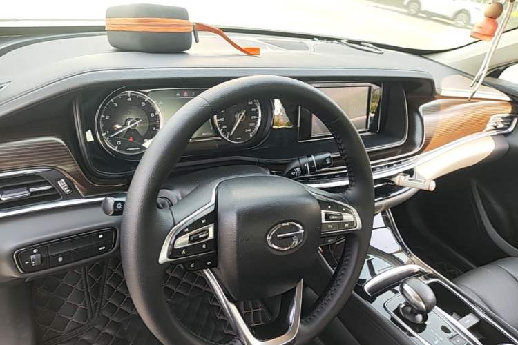 Used GAC Trumpchi GA6 2019 270T Automatic Luxury Edition Center Console