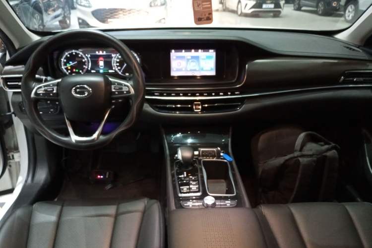 Used GAC Trumpchi GA6 2019 270T Automatic Luxury Edition Center Console
