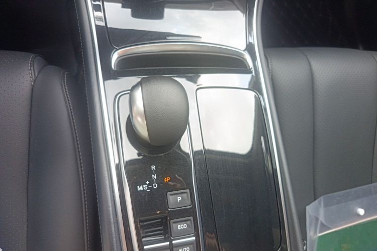 Used GAC Trumpchi GA6 2019 270T Automatic Prestige Edition Gear Lever