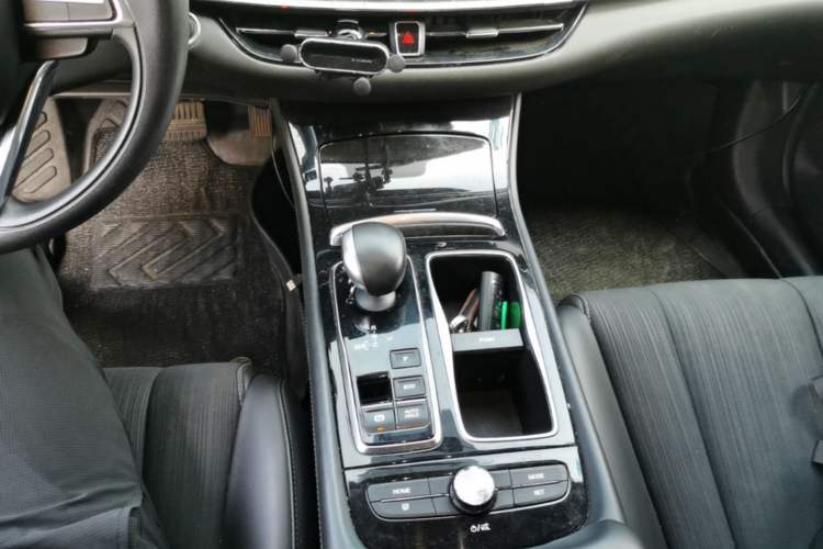 Used GAC Trumpchi GA6 2019 270T Automatic Elite Edition Gear Lever