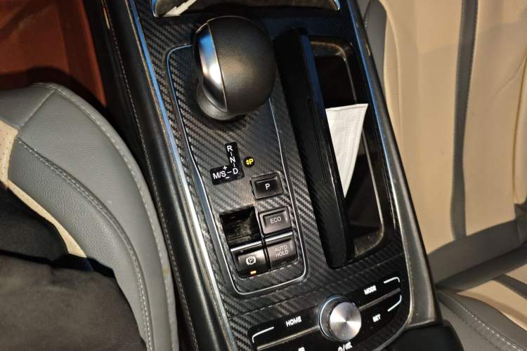 Used GAC Trumpchi GA6 2019 270T Automatic Prestige Edition Gear Lever