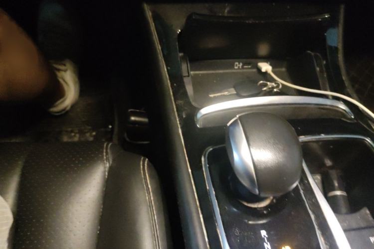Used GAC Trumpchi GA6 2019 270T Automatic Luxury Edition Gear Lever