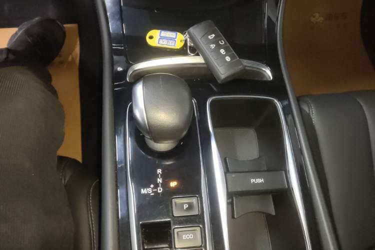 Used GAC Trumpchi GA6 2019 270T Automatic Luxury Edition Gear Lever