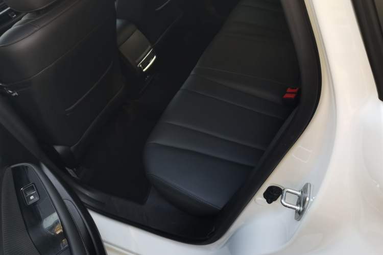 Used GAC Trumpchi GA6 2019 270T Automatic Luxury Edition Left Rear Seat