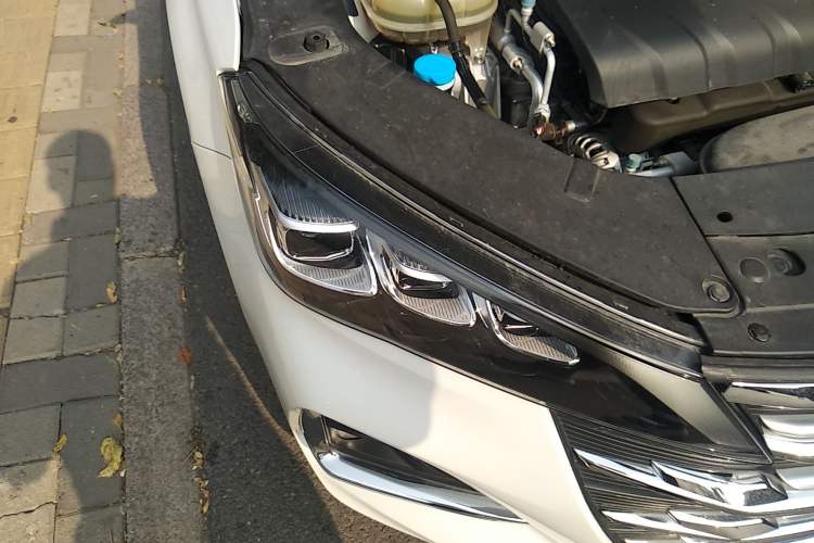 Used GAC Trumpchi GA6 2019 270T Automatic Luxury Edition Right Front Headlight