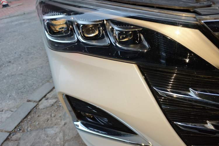 Used GAC Trumpchi GA6 2019 270T Automatic Prestige Edition Right Front Headlight