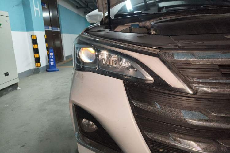 Used GAC Trumpchi GA6 2019 270T Automatic Luxury Edition Right Front Headlight
