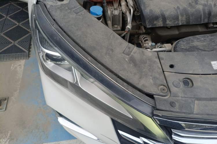 Used GAC Trumpchi GA6 2019 270T Automatic Luxury Edition Right Front Headlight