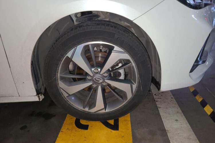 Used GAC Trumpchi GA6 2019 270T Automatic Smart Edition Right Front Wheel Hub
