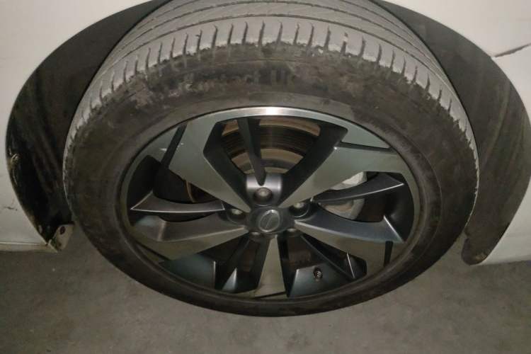 Used GAC Trumpchi GA6 2019 270T Automatic Luxury Edition Right Front Wheel Hub