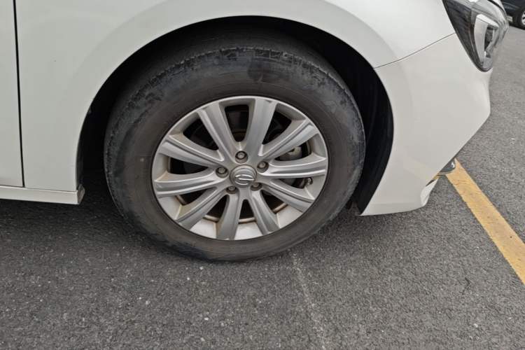 Used GAC Trumpchi GA6 2019 270T Automatic Elite Edition Right Front Wheel Hub
