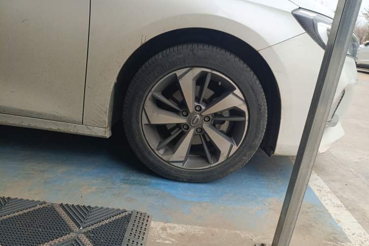 Used GAC Trumpchi GA6 2019 270T Automatic Luxury Edition Right Front Wheel Hub