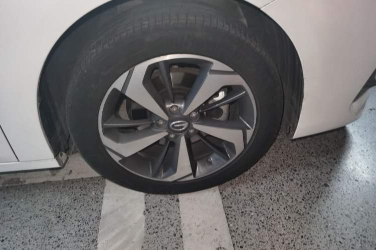 Used GAC Trumpchi GA6 2019 270T Automatic Prestige Edition Right Front Wheel Hub