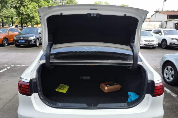 Used GAC Trumpchi GA6 2019 270T Automatic Elite Edition Trunk