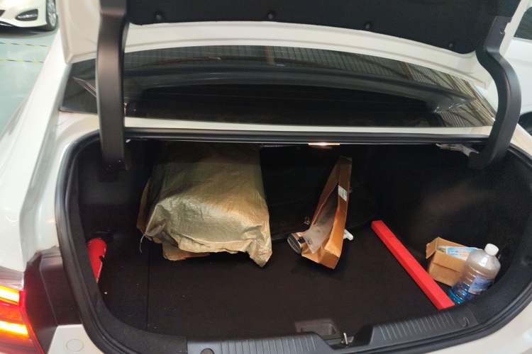 Used GAC Trumpchi GA6 2019 270T Automatic Elite Edition Trunk
