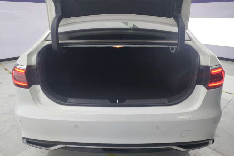 Used GAC Trumpchi GA6 2019 270T Automatic Prestige Edition Trunk
