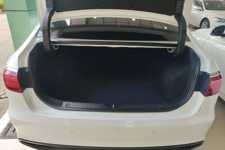 Used GAC Trumpchi GA6 2019 270T Automatic Elite Edition Trunk