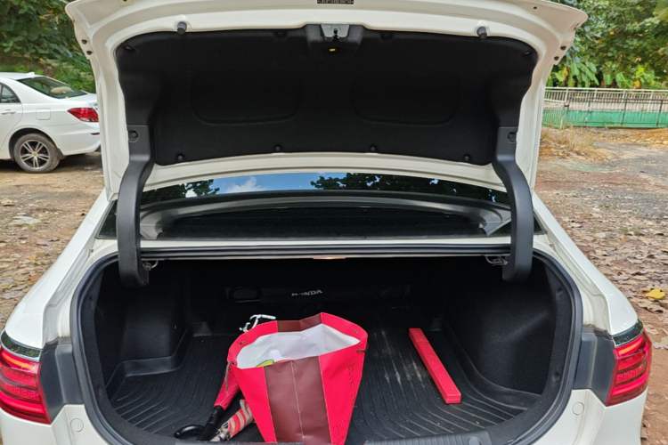 Used GAC Trumpchi GA6 2019 270T Automatic Prestige Edition Trunk