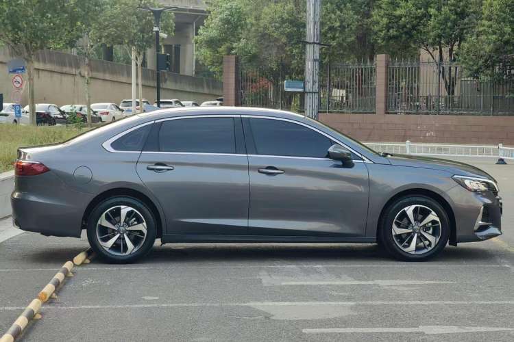 Used GAC Trumpchi GA6 2022 270T Automatic Luxury Edition Exterior 3