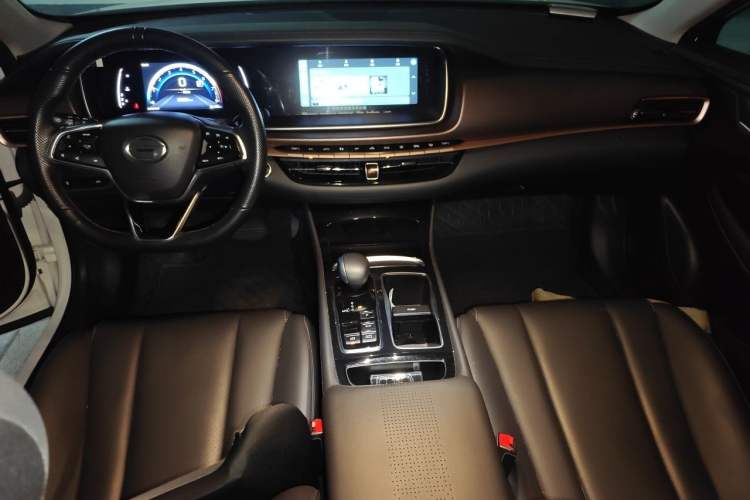 Used GAC Trumpchi GA6 2022 270T Automatic Luxury Edition Center Console