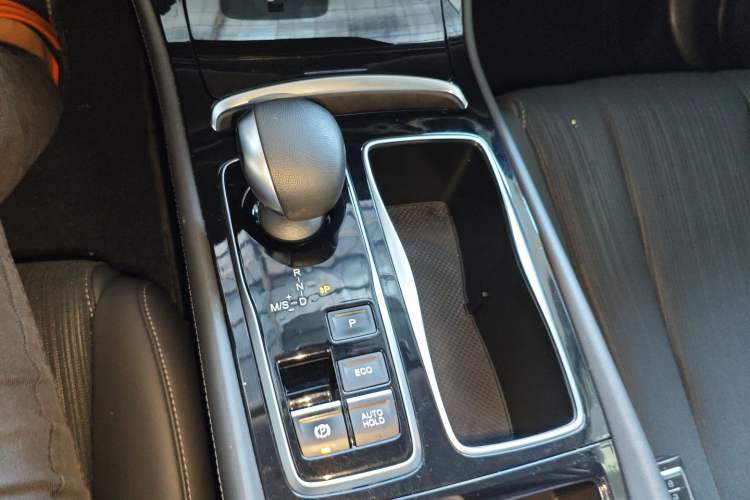 Used GAC Trumpchi GA6 2022 270T Automatic Elite Edition Gear Lever