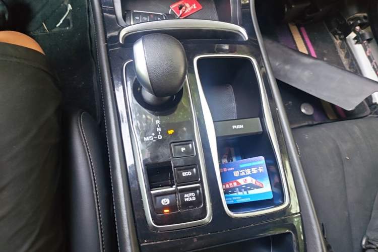Used GAC Trumpchi GA6 2022 270T Automatic Elite Edition Gear Lever
