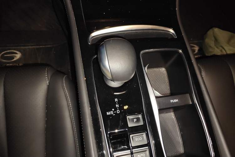 Used GAC Trumpchi GA6 2022 270T Automatic Luxury Edition Gear Lever