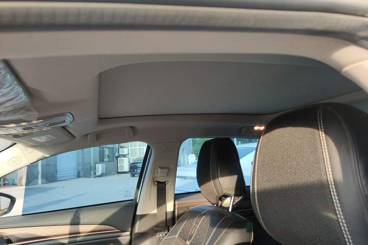 Used GAC Trumpchi GA6 2022 270T Automatic Prestige Edition Headliner