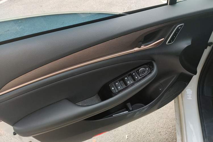 Used GAC Trumpchi GA6 2022 270T Automatic Prestige Edition Left Front Door Interior