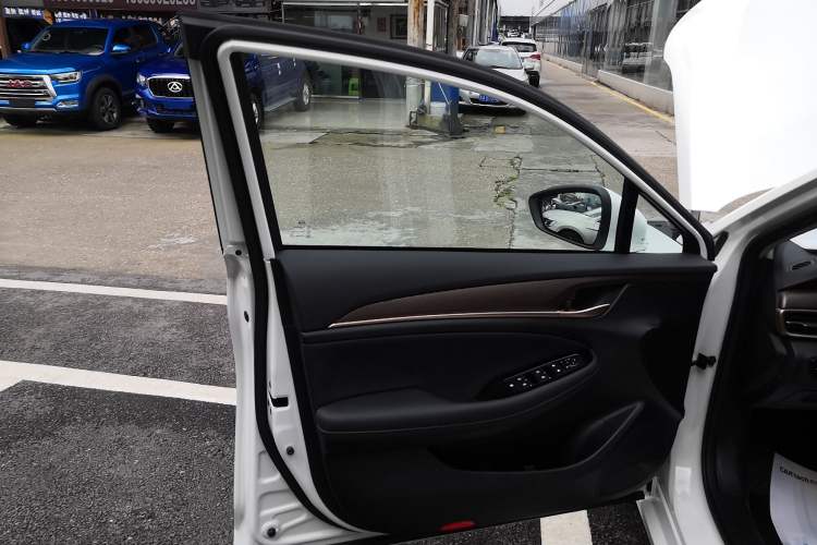 Used GAC Trumpchi GA6 2022 270T Automatic Luxury Edition Left Front Door Interior