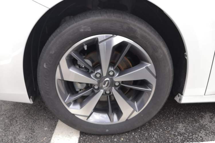 Used GAC Trumpchi GA6 2022 270T Automatic Luxury Edition Left Front Wheel Hub