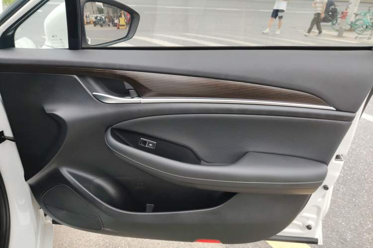 Used GAC Trumpchi GA6 2022 270T Automatic Elite Edition Right Front Door Interior