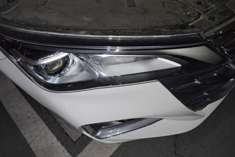Used GAC Trumpchi GA6 2022 270T Automatic Elite Edition Right Front Headlight