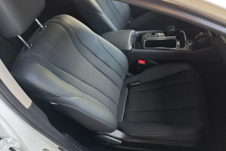 Used GAC Trumpchi GA6 2022 270T Automatic Elite Edition Right Front Seat