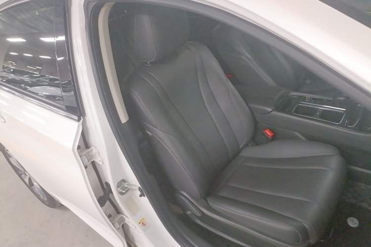 Used GAC Trumpchi GA6 2022 270T Automatic Luxury Edition Right Front Seat