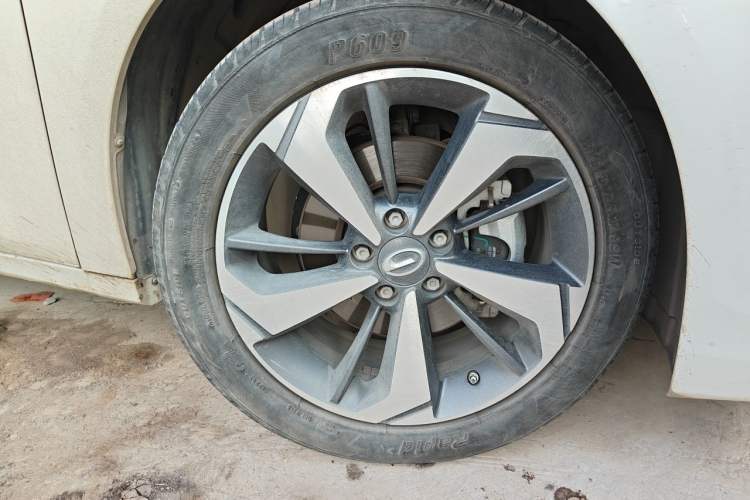 Used GAC Trumpchi GA6 2022 270T Automatic Luxury Edition Right Front Wheel Hub