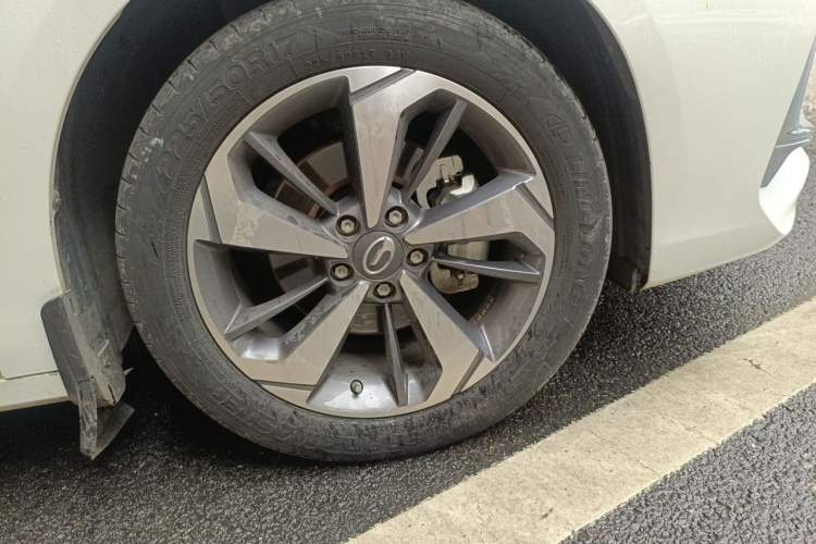 Used GAC Trumpchi GA6 2022 270T Automatic Luxury Edition Right Front Wheel Hub