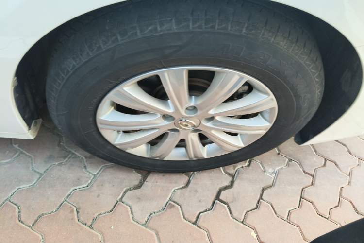 Used GAC Trumpchi GA6 2022 270T Automatic Elite Edition Right Front Wheel Hub