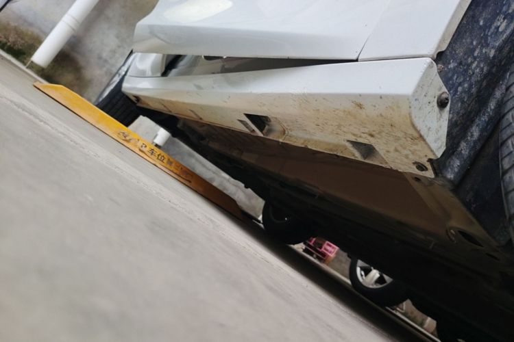 Used GAC Trumpchi GA6 2022 270T Automatic Elite Edition Right Side Sill