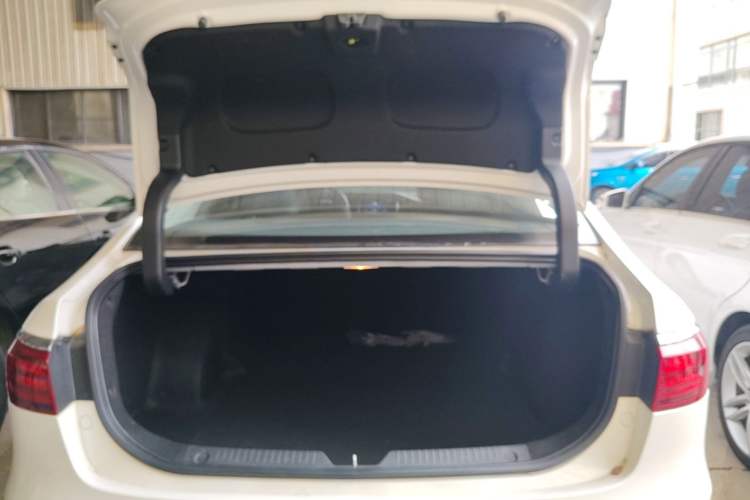 Used GAC Trumpchi GA6 2022 270T Automatic Elite Edition Trunk
